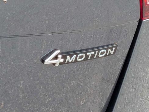 Used 2022 Volkswagen Tiguan SEL R-Line AWD/4WD image 11