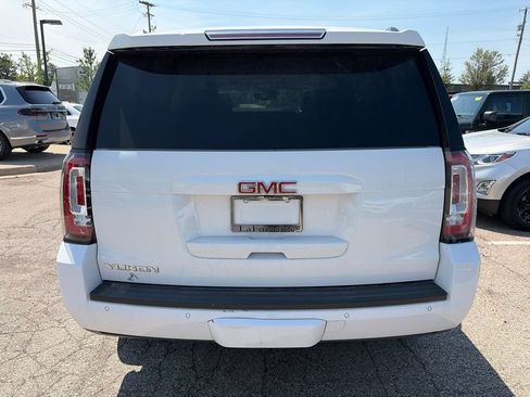 Used 2017 GMC Yukon SLT w/ Premium Edition AWD/4WD image 6