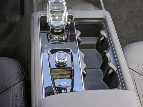 New 2026 Volvo XC90 B5 Core AWD/4WD image 14
