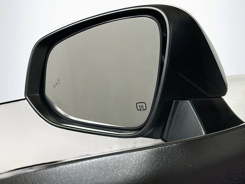 Used 2020 Toyota Highlander Limited image 16