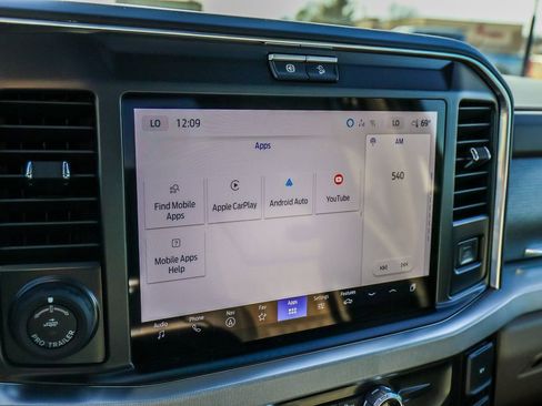 Used 2025 Ford F350 Platinum w/ Platinum Plus Package image 39