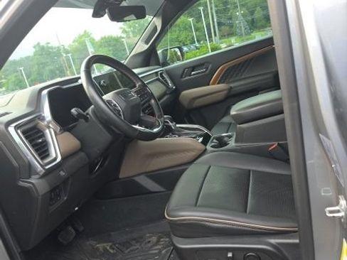 Used 2023 GMC Canyon Denali AWD/4WD image 6