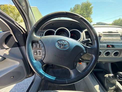 Used 2011 Toyota Tacoma 4x4 Double Cab w/ TRD Off-Road Pkg w/JBL Audio image 18