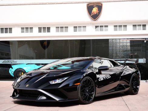 Used 2023 Lamborghini Huracan STO RWD image 18