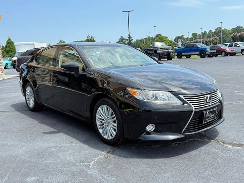 Used 2014 Lexus ES 350 w/ Luxury Package FWD image 6