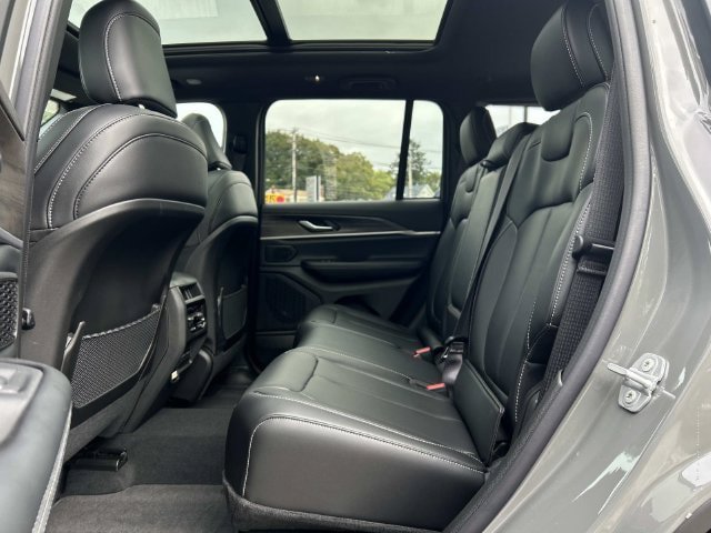 New 2027 Jeep Grand Cherokee Limited AWD/4WD image 5