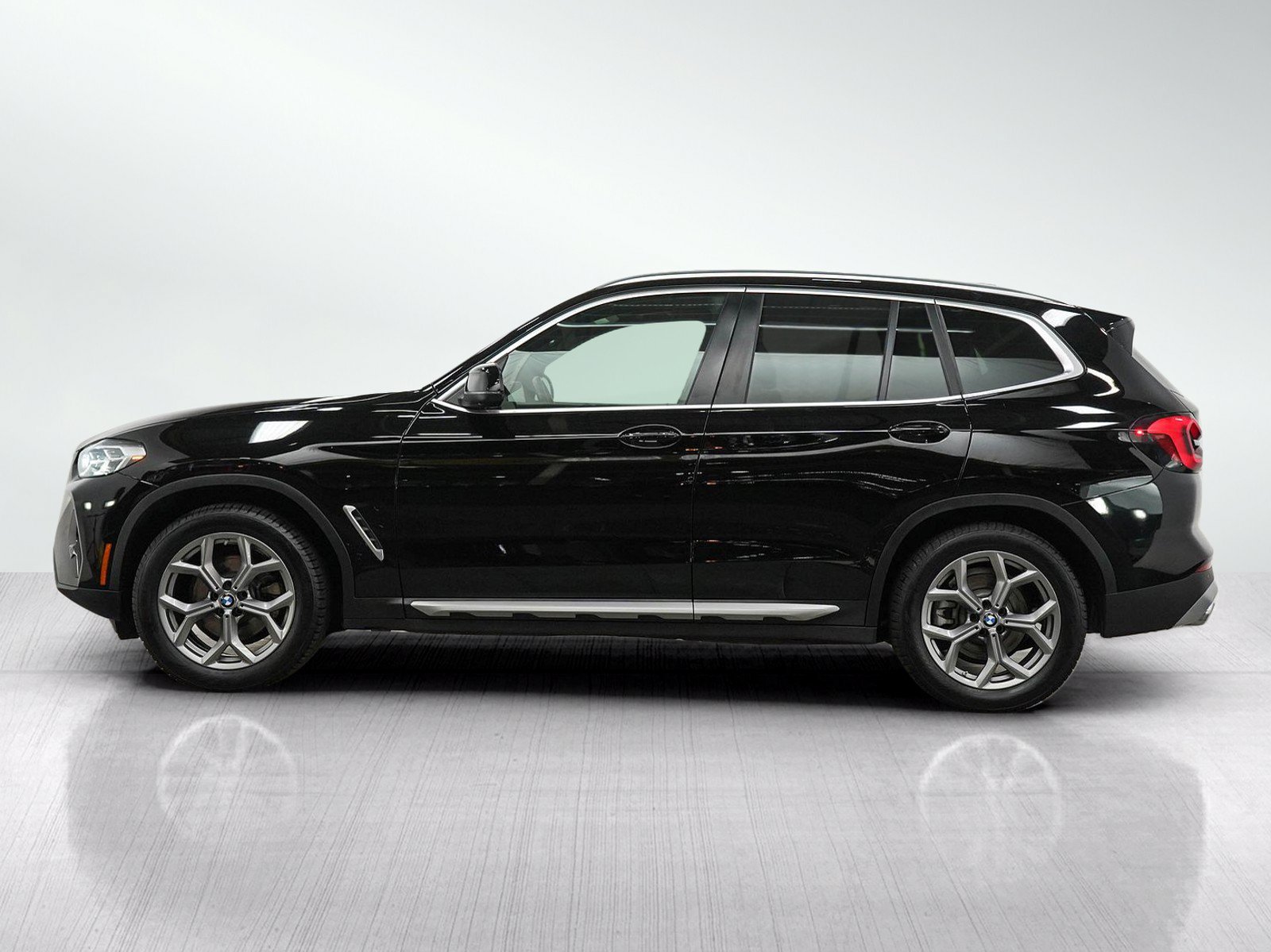 Used 2024 BMW X3 xDrive30i AWD/4WD image 2