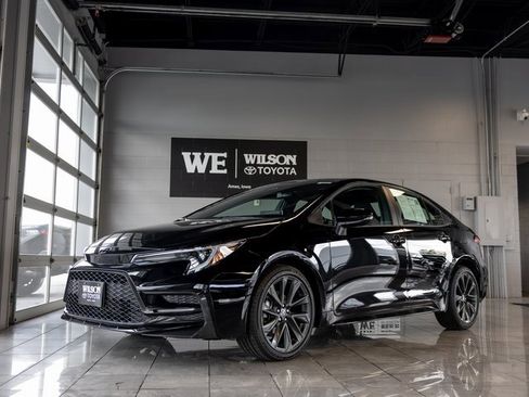 Certified 2025 Toyota Corolla SE w/ SE Premium Package image 2