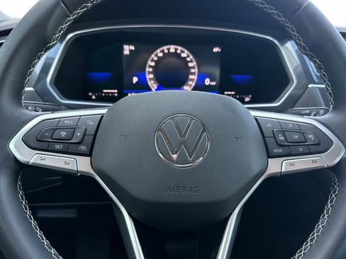 Used 2023 Volkswagen Tiguan SE FWD image 24