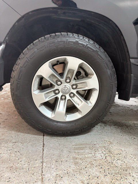 Used 2024 RAM 1500 Laramie AWD/4WD image 12
