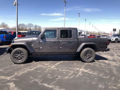 New 2026 Jeep Gladiator Sport
