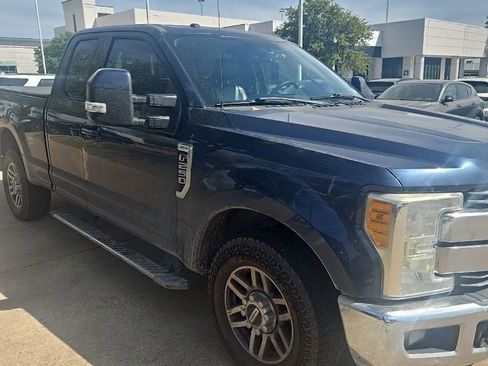 Used 2017 Ford F250 Lariat image 12