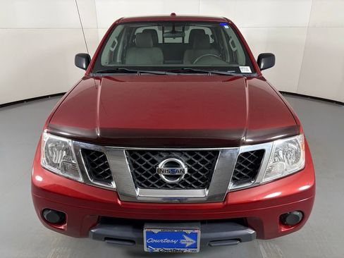 Used 2014 Nissan Frontier SV image 3