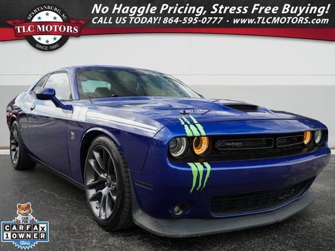 Used 2022 Dodge Challenger R/T Scat Pack RWD image 1