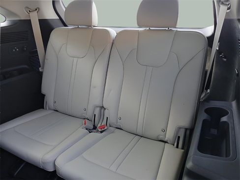 Used 2025 Kia Sorento S image 26