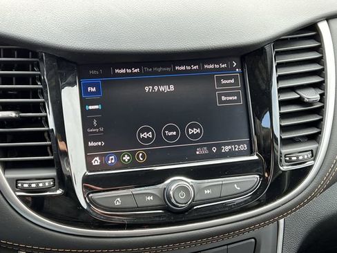 Used 2022 Chevrolet Trax LT w/ LT Convenience Package image 27