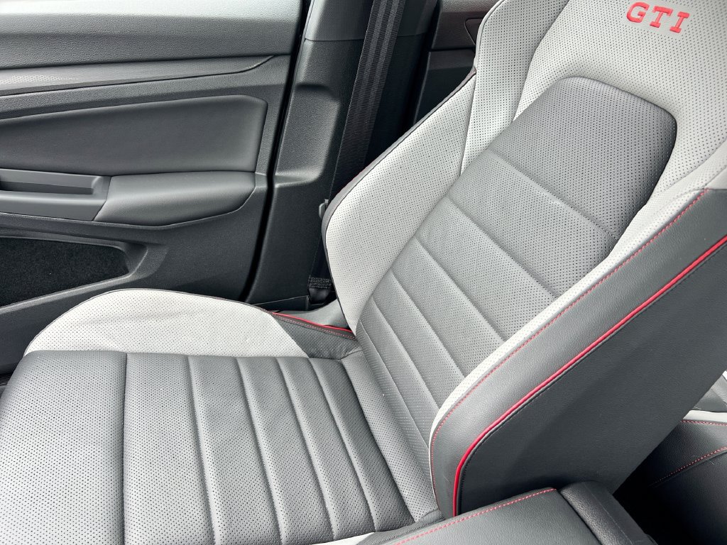 Used 2024 Volkswagen GTI Autobahn FWD image 32