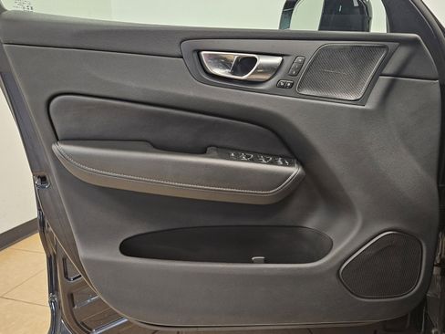 Used 2022 Volvo XC60 B5 Inscription w/ Advanced Package image 11