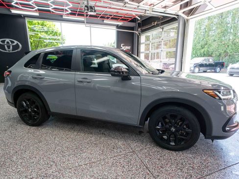 Used 2024 Honda HR-V Sport image 5