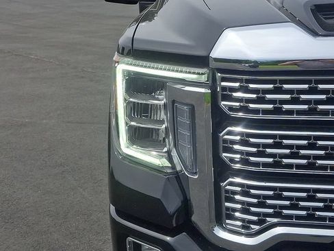 Used 2021 GMC Sierra 2500 Denali w/ Denali Ultimate Package AWD/4WD image 9