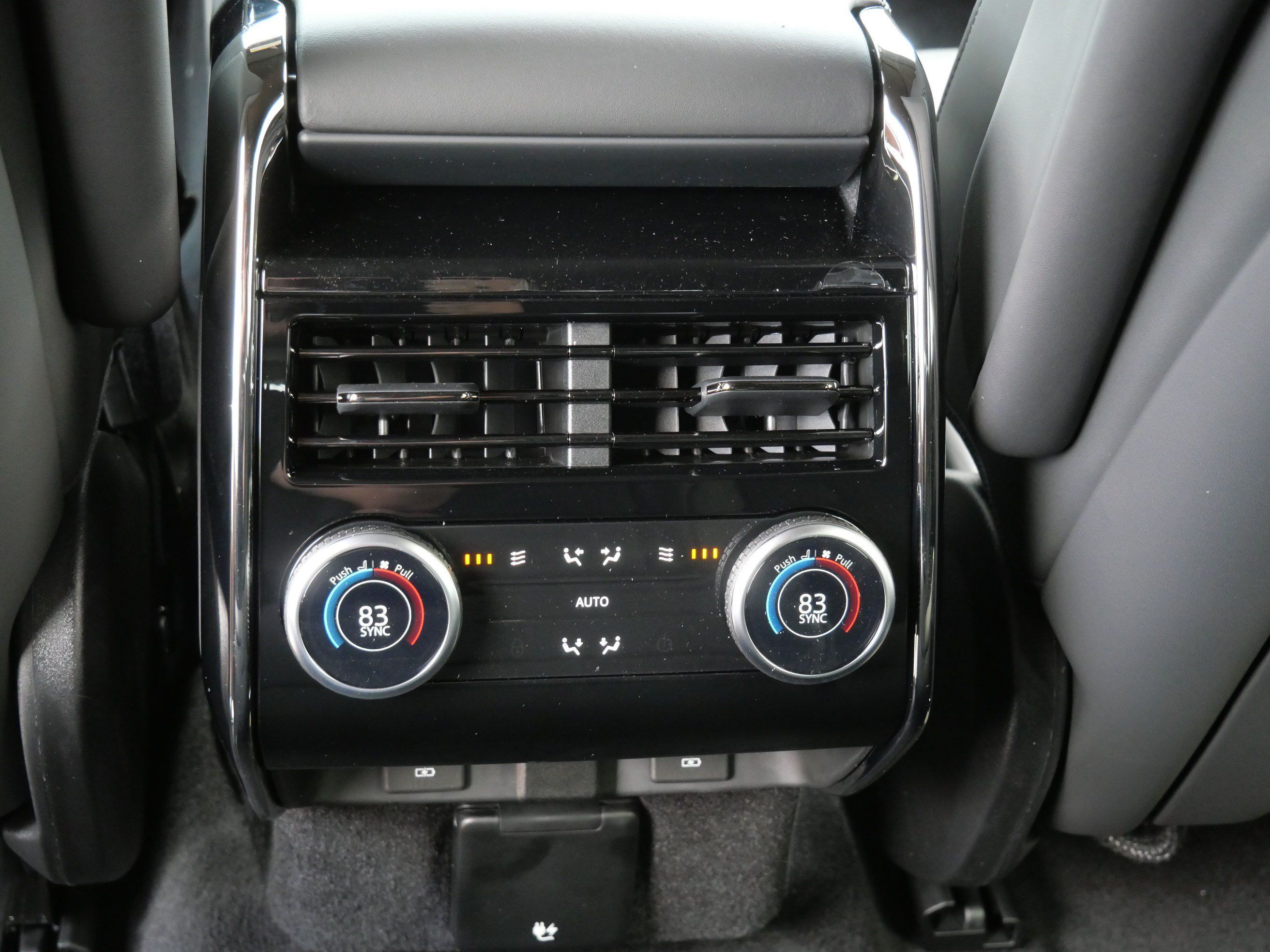 New 2026 Land Rover Range Rover Sport Dynamic SE AWD/4WD image 7