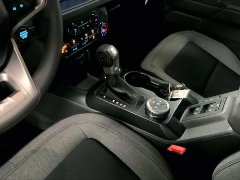 New 2025 Ford Bronco 4-Door image 7