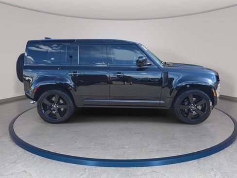 Used 2022 Land Rover Defender 110 AWD/4WD image 5