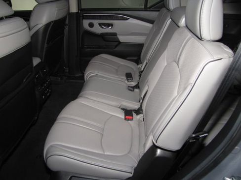 Certified 2024 Honda Pilot Elite image 13