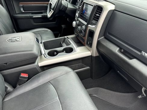 Used 2019 RAM 1500 Laramie w/ Convenience Group AWD/4WD image 16