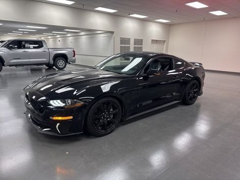 Used 2020 Ford Mustang GT Premium w/ Equipment Group 401A image 3