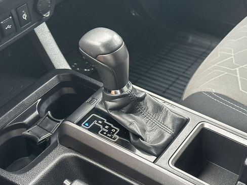 Used 2022 Toyota Tacoma TRD Off-Road AWD/4WD image 20