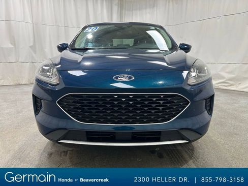 Used 2020 Ford Escape SE image 3
