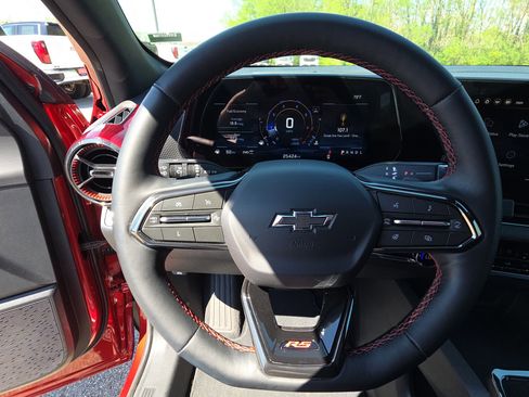 Certified 2025 Chevrolet Equinox RS w/ Safety and Technology Package image 17