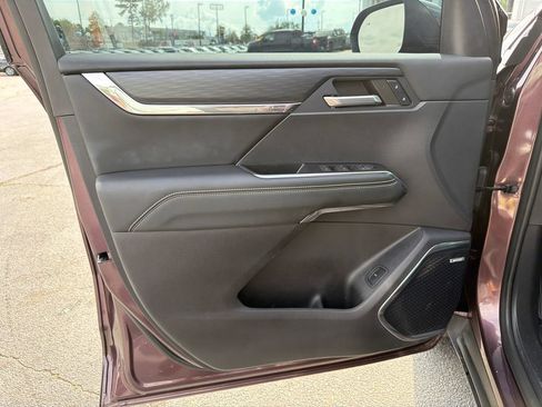 Used 2024 GMC Acadia Elevation w/ Luxury Package FWD image 10