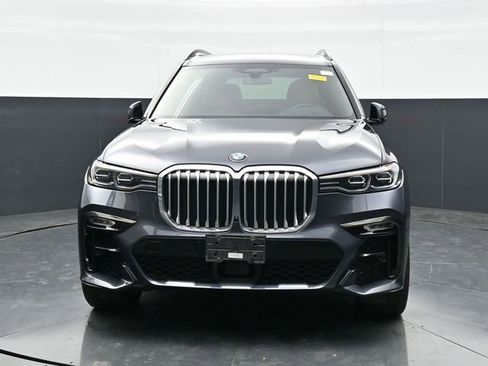 Used 2021 BMW X7 xDrive40i w/ M Sport Package AWD/4WD image 2