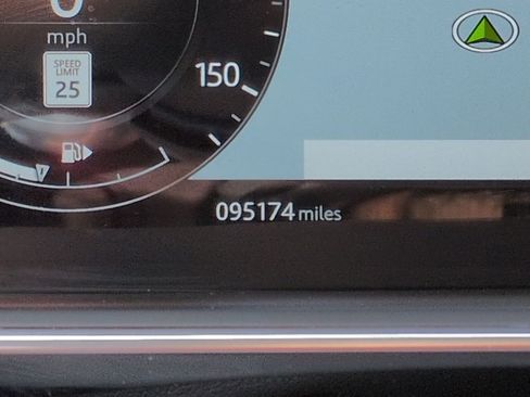 Used 2019 Land Rover Range Rover Sport SE image 14