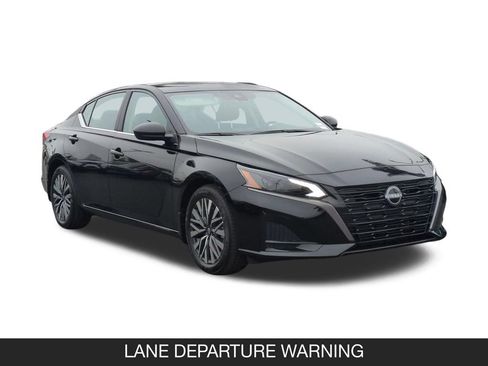 New 2026 Nissan Altima 2.5 SV FWD image 2