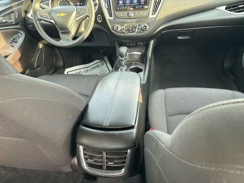 Used 2024 Chevrolet Malibu LT image 38