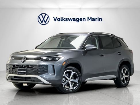 New 2026 Volkswagen Tiguan SE image 1