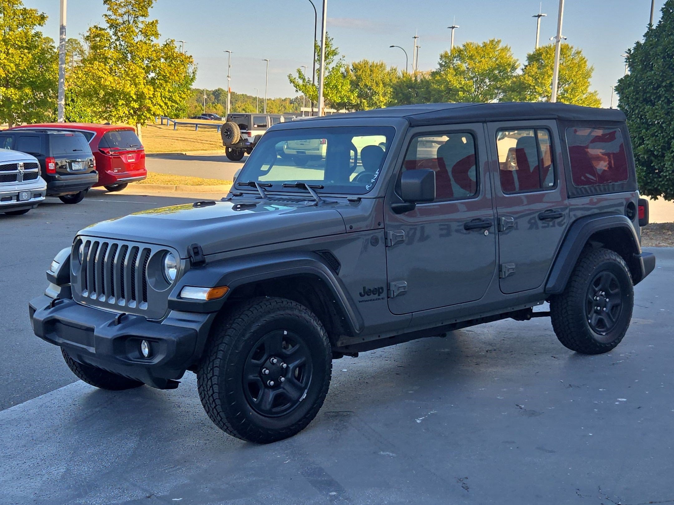 Used 2023 Jeep Wrangler Unlimited Sport AWD/4WD image 3