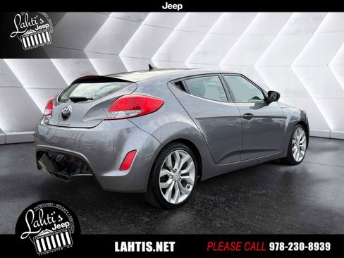 Used 2012 Hyundai Veloster w/ Style Pkg image 4