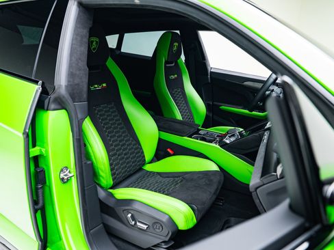 Used 2021 Lamborghini Urus image 35