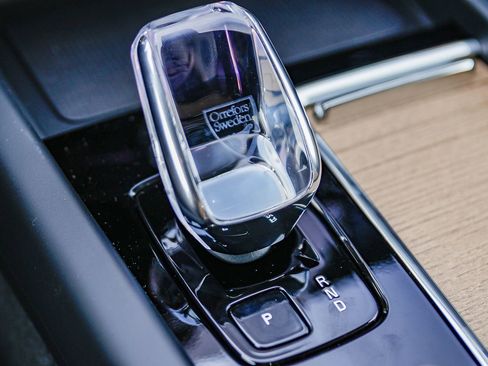 New 2026 Volvo XC60 B5 Plus w/ Protection Package Premier image 23