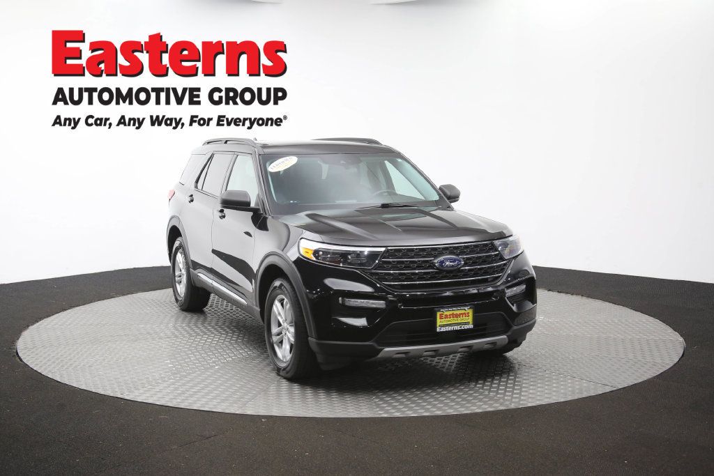 Used 2022 Ford Explorer XLT w/ Equipment Group 202A AWD/4WD image 47