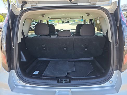 Used 2019 Kia Soul FWD image 13