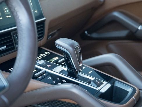 Certified 2023 Porsche Cayenne image 27