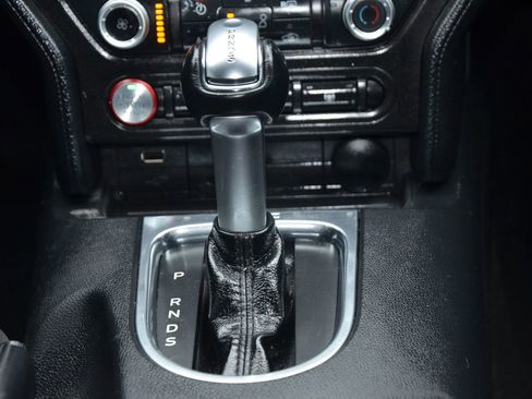 Used 2018 Ford Mustang Coupe image 35