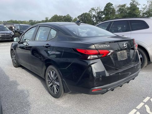 Used 2020 Nissan Versa SV FWD image 3