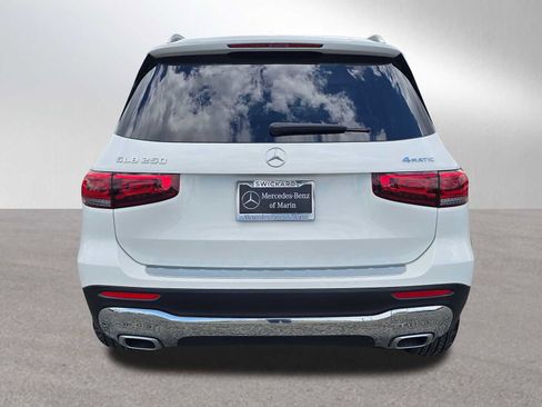 Used 2023 Mercedes-Benz GLB 250 4MATIC image 4
