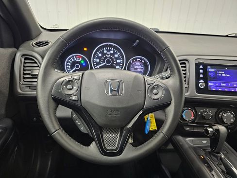Used 2020 Honda HR-V Sport image 14